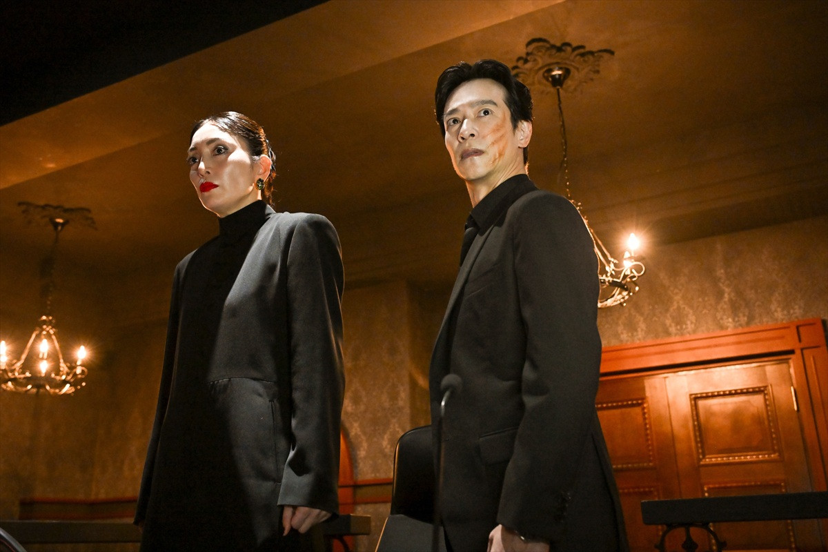 『VIVANT』“ノコル”二宮和也「お前誰だ？」“F”堺雅人との“にらみ合い”に騒然「顔が近すぎる…」「キスしそう」
