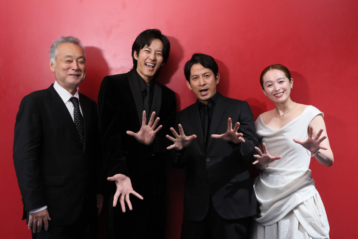 岡田准一、ピアノにかける想いを告白「母がピアノの先生をやっていたので、母のためにもこの役をやりたい」