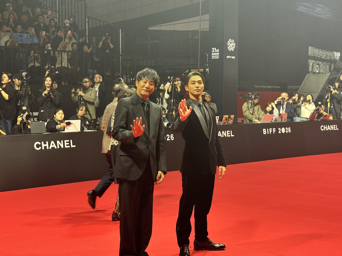 横浜流星、初の釜山国際映画祭レッドカーペットに感慨　藤井道人監督と華やかに登場し大歓声