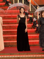 「第39回東京国際映画祭」オープニングレッドカーペットに登場した南沙良