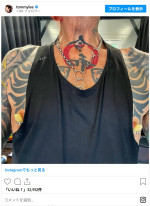 「令和」（グミのピアスも気になる…）　※「トミー・リー」インスタグラム（＠tommylee）