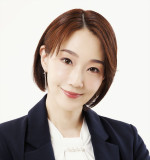 ミュージカル『最強のふたり』イヴォンヌ（演：紅ゆずる）