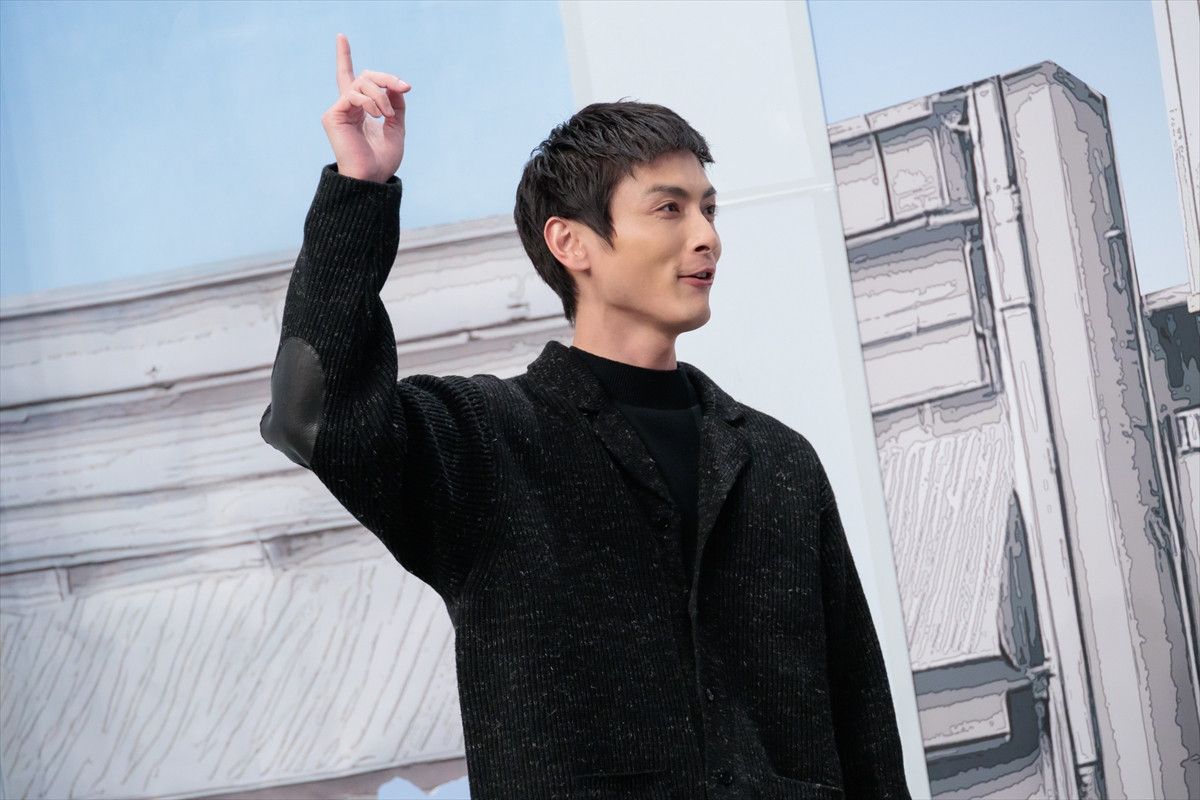 中島歩、記者会見中の寸劇で流血　超特急・草川拓弥「熱量ある方なので…」