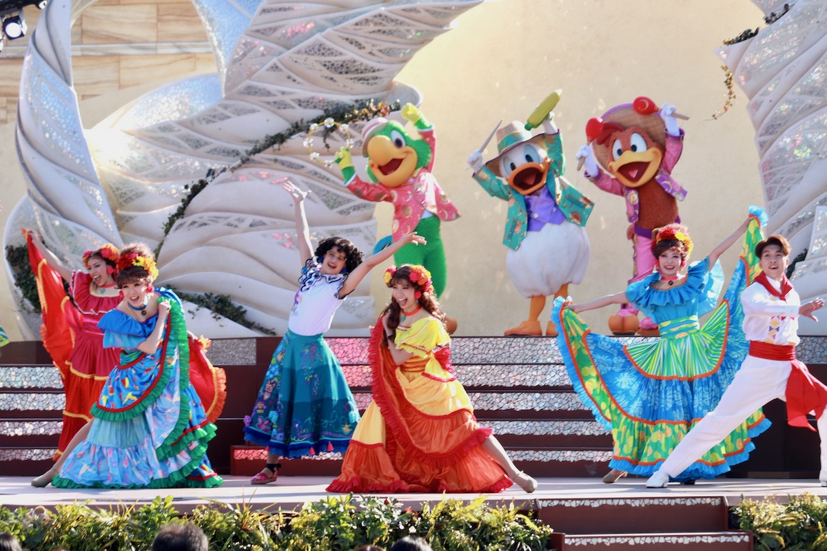 20260113_ステージショー「ダンス・ザ・グローブ！