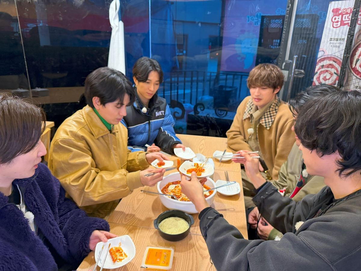 SixTONES初の“6人での韓国旅”、ロケ写真が解禁！　『6 SixTONES』今夜放送