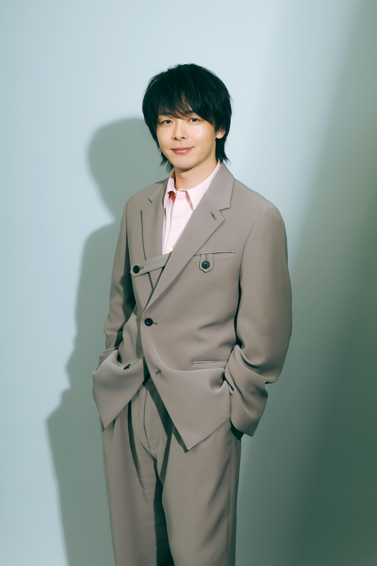 中村倫也「汗をかかずにお金をもらうのが怖い」　“容易な成功”への抵抗と仕事の美学