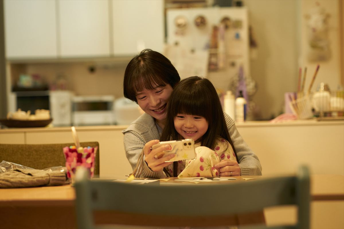 柄本佑主演『メモリィズ』イッセー尾形、穂志もえか、香椎由宇ら7名の追加キャスト＆場面写真解禁