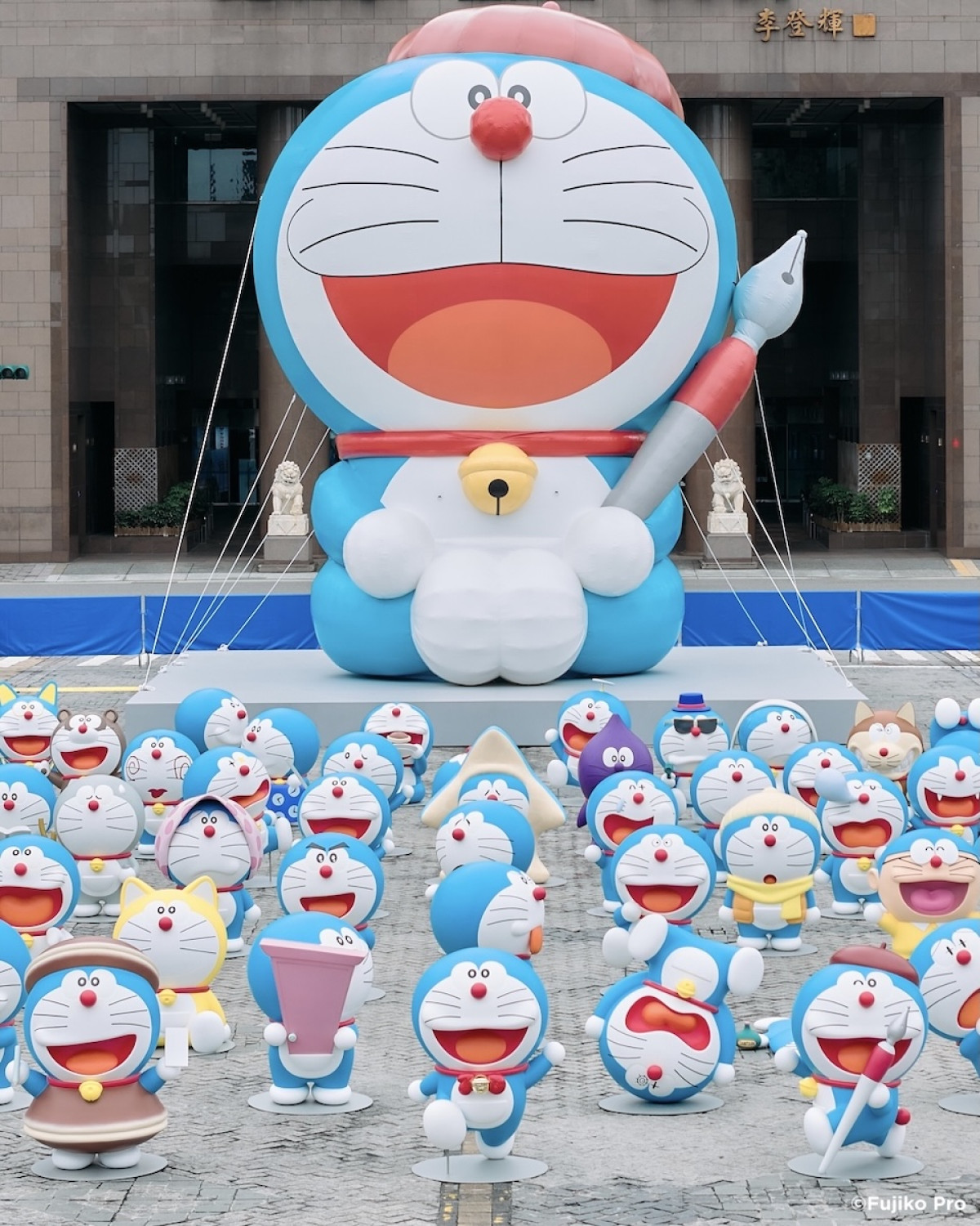 渋谷と六本木が『ドラえもん』だらけに！　約12mの巨大バルーン＆ユーレイ姿のドラえもんなど登場