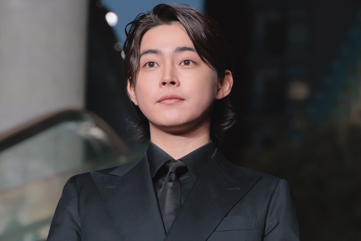 木村拓哉、『教場』舞台あいさつでポップコーン配るサプライズ　急接近に歓声