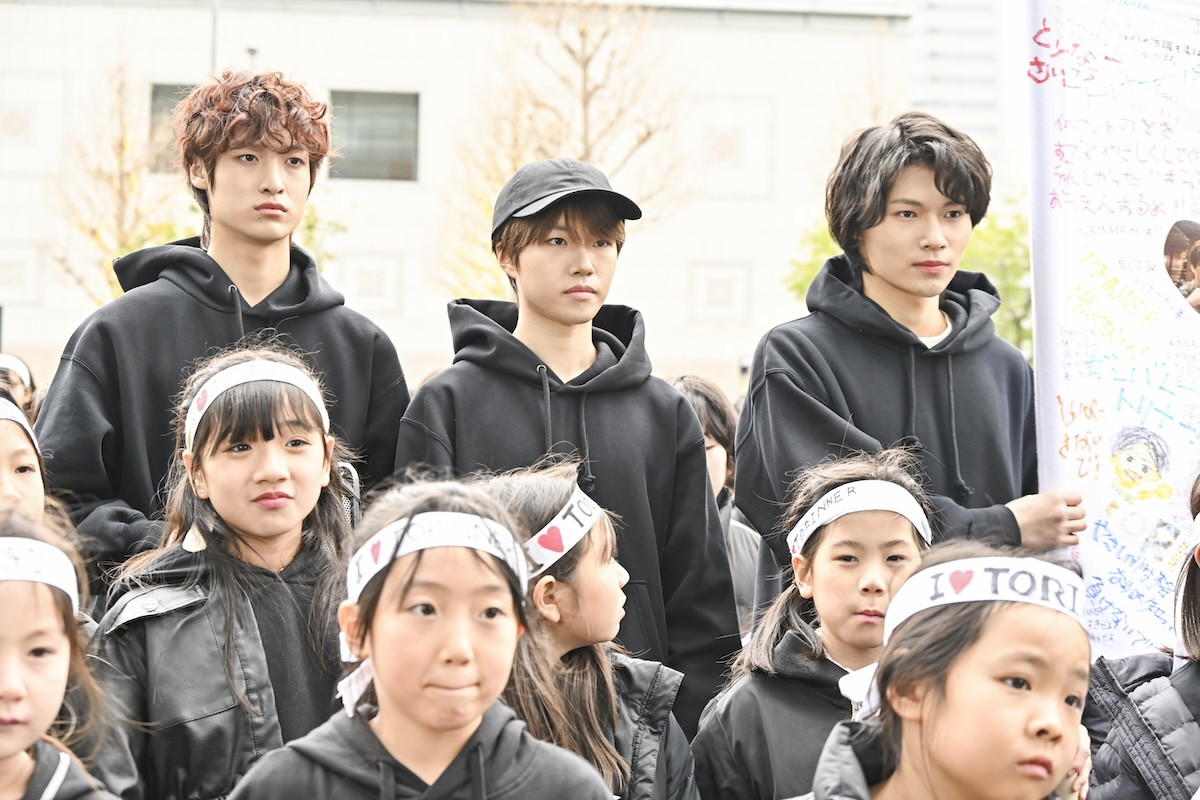 『DREAM STAGE』“吾妻”中村倫也、顎クイ→指トントンにネット悶絶「バカメロい」「ニマニマしちゃう」