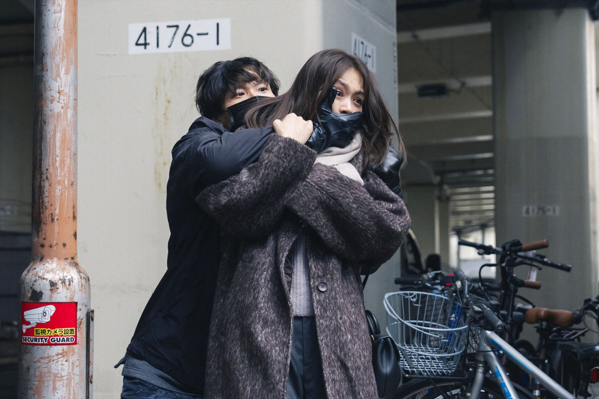 『略奪奪婚』第6話 “千春”内田理央、“えみる”中村ゆりかの秘密に迫ろうとするもピンチ！