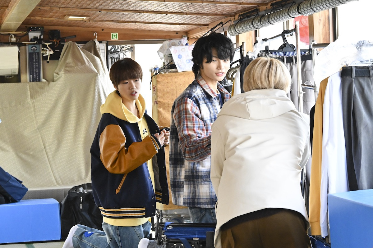 『DREAM STAGE』“吾妻”中村倫也、まさかの移動手段で登場　ネット騒然「絵になる～」「おもしれー男www」