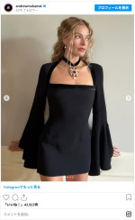 マーゴット・ロビー、映画『嵐が丘』プロモーションでのルック　※「アンドリュー・ムカマル」Instagram