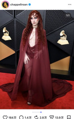 グラミー賞で話題騒然となったドレス姿　※「チャペル・ローン」インスタグラム