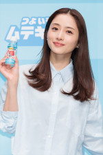 石原さとみ、「キリン つよいぞ！ムテキッズ」新商品＆新CM発表会に登場