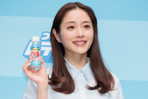 石原さとみ、「キリン つよいぞ！ムテキッズ」新商品＆新CM発表会に登場