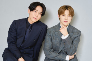 亀梨和也、木村柾哉らINIとの楽屋エピソードを回顧　兄弟役で再会した互いの“今”の印象は？