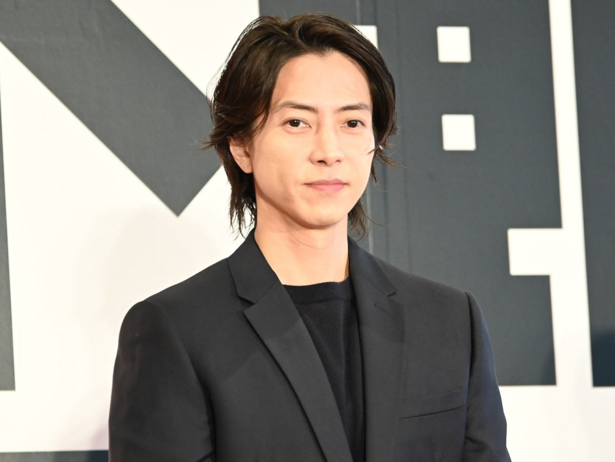 山下智久のアドリブ力に、シソンヌ長谷川も驚き「とにかくリハーサルと違うことをやる」