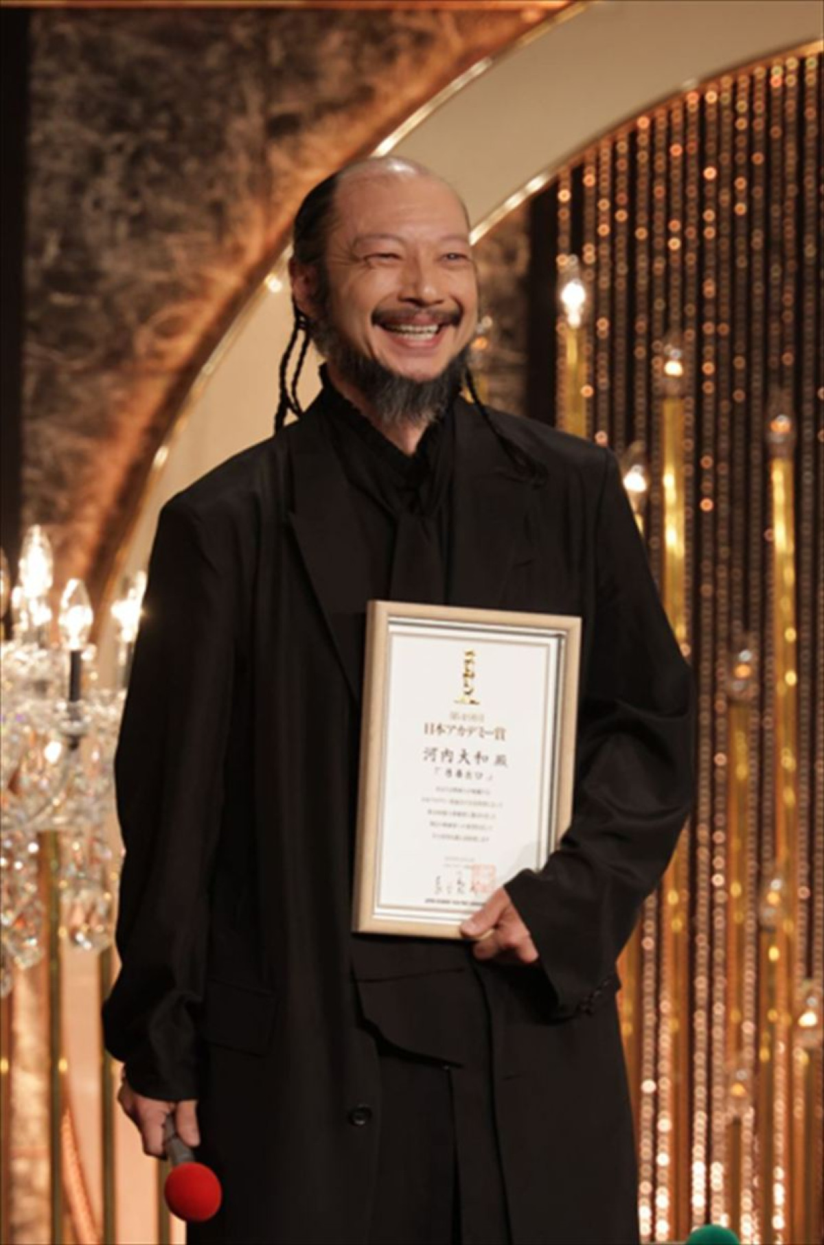 ＜第49回日本アカデミー賞＞見上愛＆森田望智が新人俳優賞受賞！　見上は親友・河合優実と“共演”に涙！