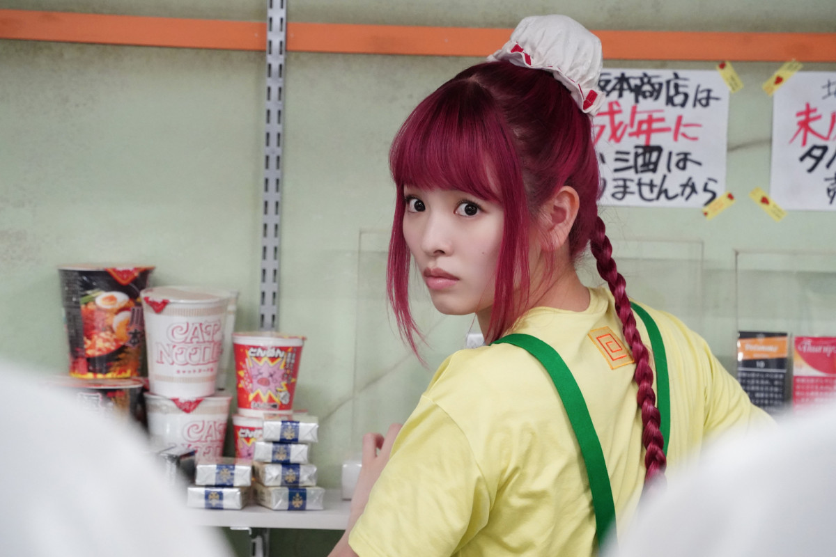 目黒蓮主演『SAKAMOTO DAYS』新場面写真解禁　驚異的再現度ビジュアル＆激しいバトルシーン