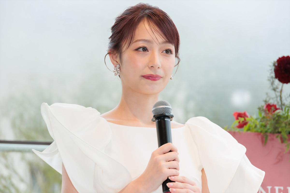 宇垣美里、純白のウェディングドレス姿を披露　理想のパートナーは「見守ってくれる人」
