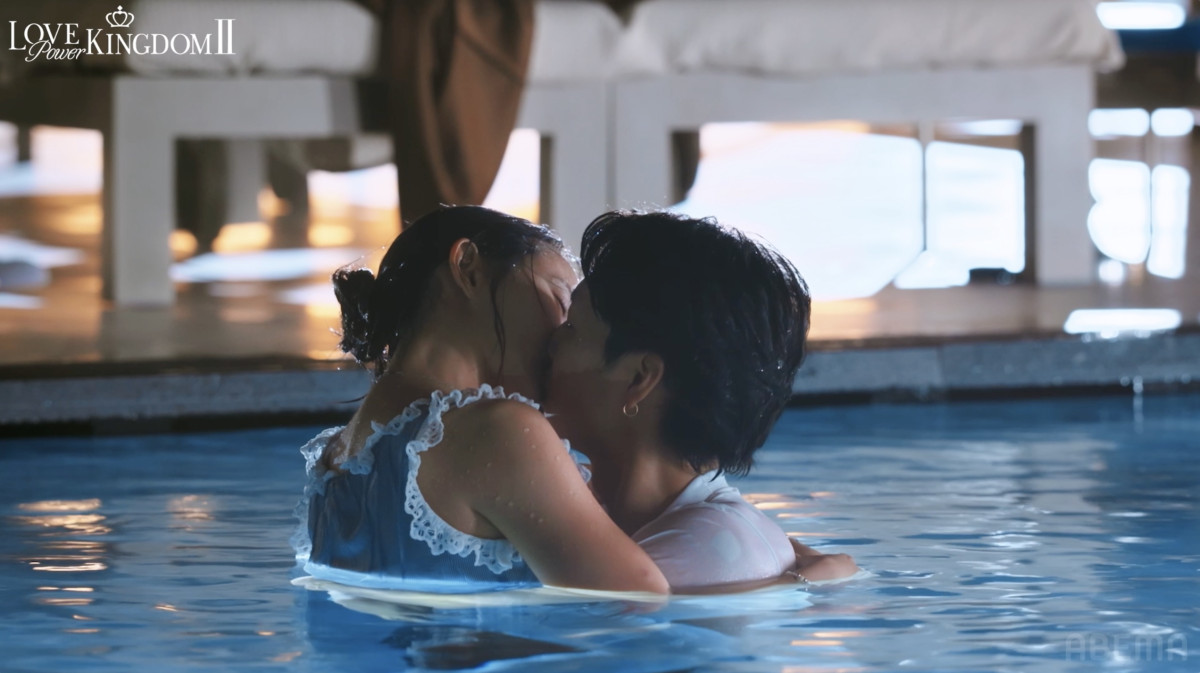 元AKB48美女、イケメン俳優とプールで情熱的キス　「映画みたい」と反響