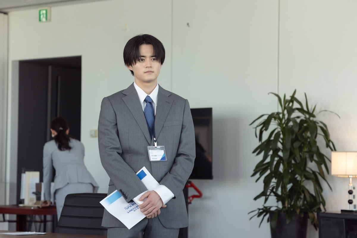 高橋一生が“究極の二役”に挑む！　転生ヒューマンドラマ『リボーン ～最後のヒーロー～』今夜スタート