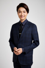 『New HISTORY COMING ARENA LIVE ‐The Imperial Theatre Symphony‐』ホストの井上芳雄