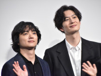 ドラマ『田鎖ブラザーズ』放送直前！ スペシャルプレミアイベントに出席した（左から）染谷将太、岡田将生