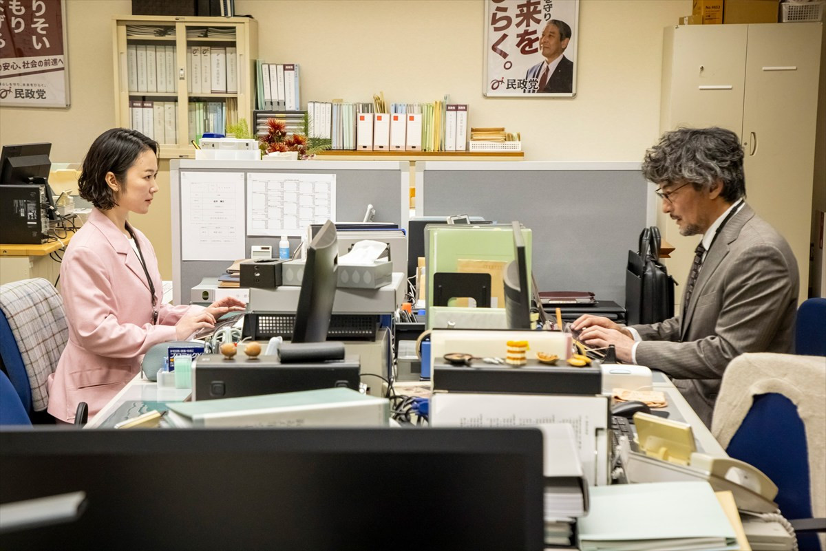 黒木華×野呂佳代共演！政界を追われた秘書とスナックママが都知事選に挑む『銀河の一票』今夜スタート