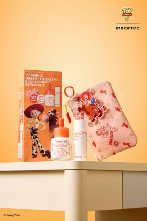 『トイ・ストーリー』×「イニスフリー」がコラボ！　ジェシーのポーチ付き美容液など登場へ