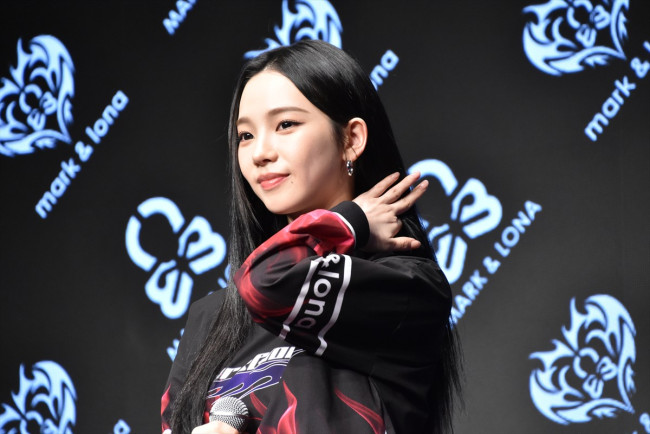 『MARK ＆ LONA』新ブランドアンバサダーに就任したaespa・KARINA
