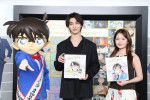 『放送30周年記念TVアニメ「名探偵コナン」展』を訪れた（左から）畑芽育、横浜流星