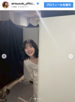 鈴木愛理、カレンダーお渡し会のオフショットを披露　※「鈴木愛理」Instagram