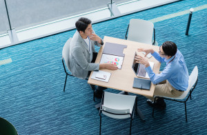 【調査】ビジネスパーソンの約8割が“説明疲れ”を告白　アイスブレイクも“聞きパ”を下げる要因に