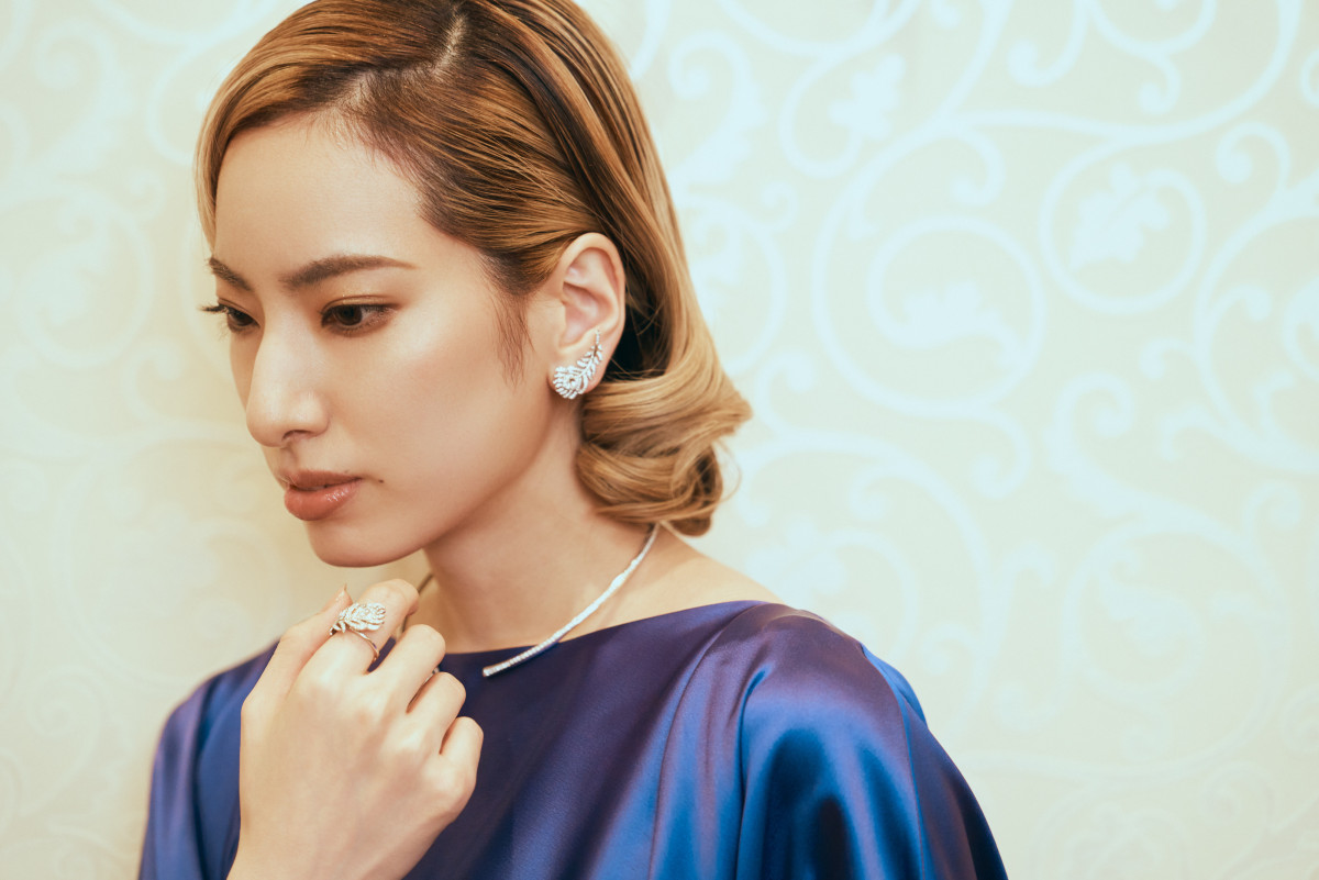 柚香光、宝塚退団から2年 幅広い役どころにチャレンジ「新たな一面に気付くのが面白い」