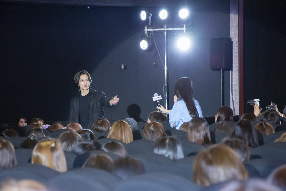 山下智久、客席に自らマイクを手渡し　神対応に福岡＆大阪が熱狂！＜『正直不動産』出張舞台挨拶レポート＞