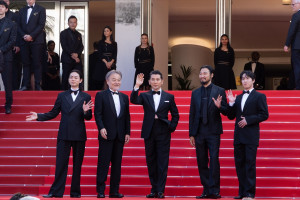 黒澤清監督『黒牢城』カンヌで1000人総立ちのスタンディングオベーション　本木雅弘は涙　菅田将暉、宮舘涼太も感激コメント