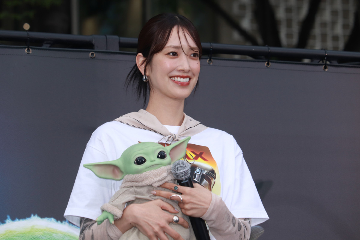永尾柚乃＆森川智之＆佐々木久美＆板倉俊之が横浜にサプライズ登場！ 「スター・ウォーズの日」を祝福