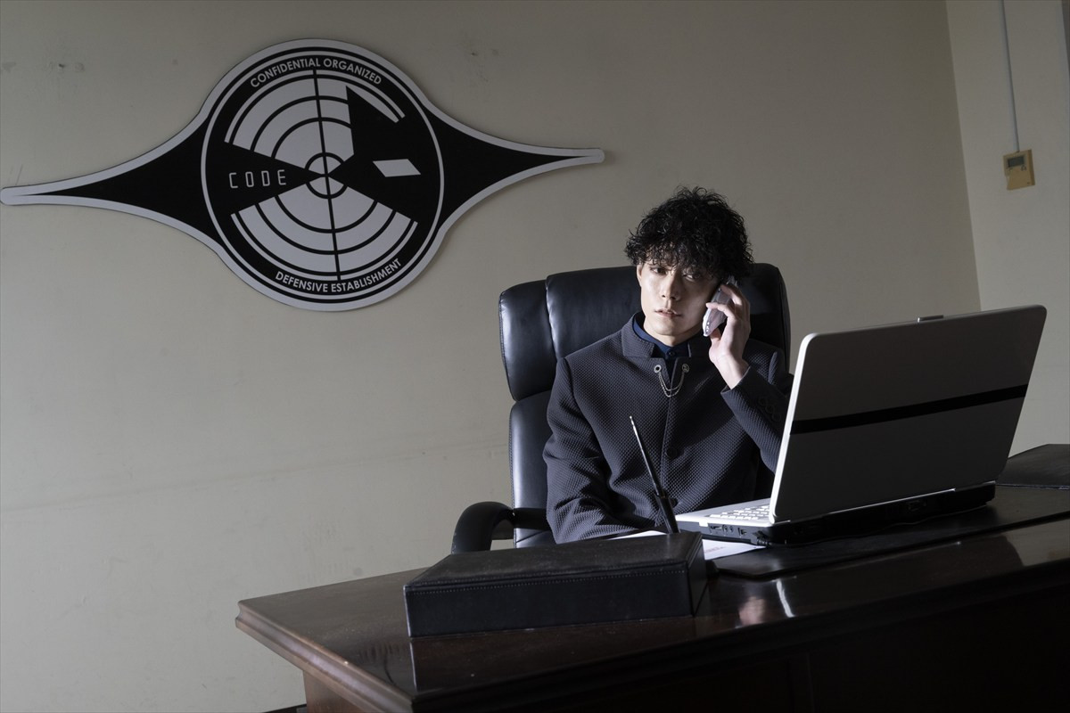 『仮面ライダーゼッツ』第34話「潜る」、“ドォーン”ジークの過去が明かされる