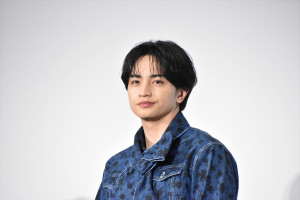 映画『ラブ≠コメディ』完成披露試写会に登壇した中島健人