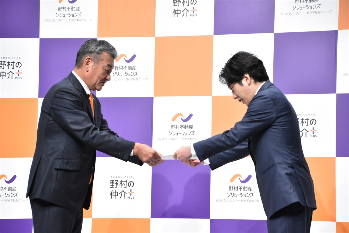 二宮和也、嵐のラストライブ翌日に相葉雅紀とバッタリ「お前がいるんかい！（笑）」　グループ活動終了後も「近くにいる」安心感