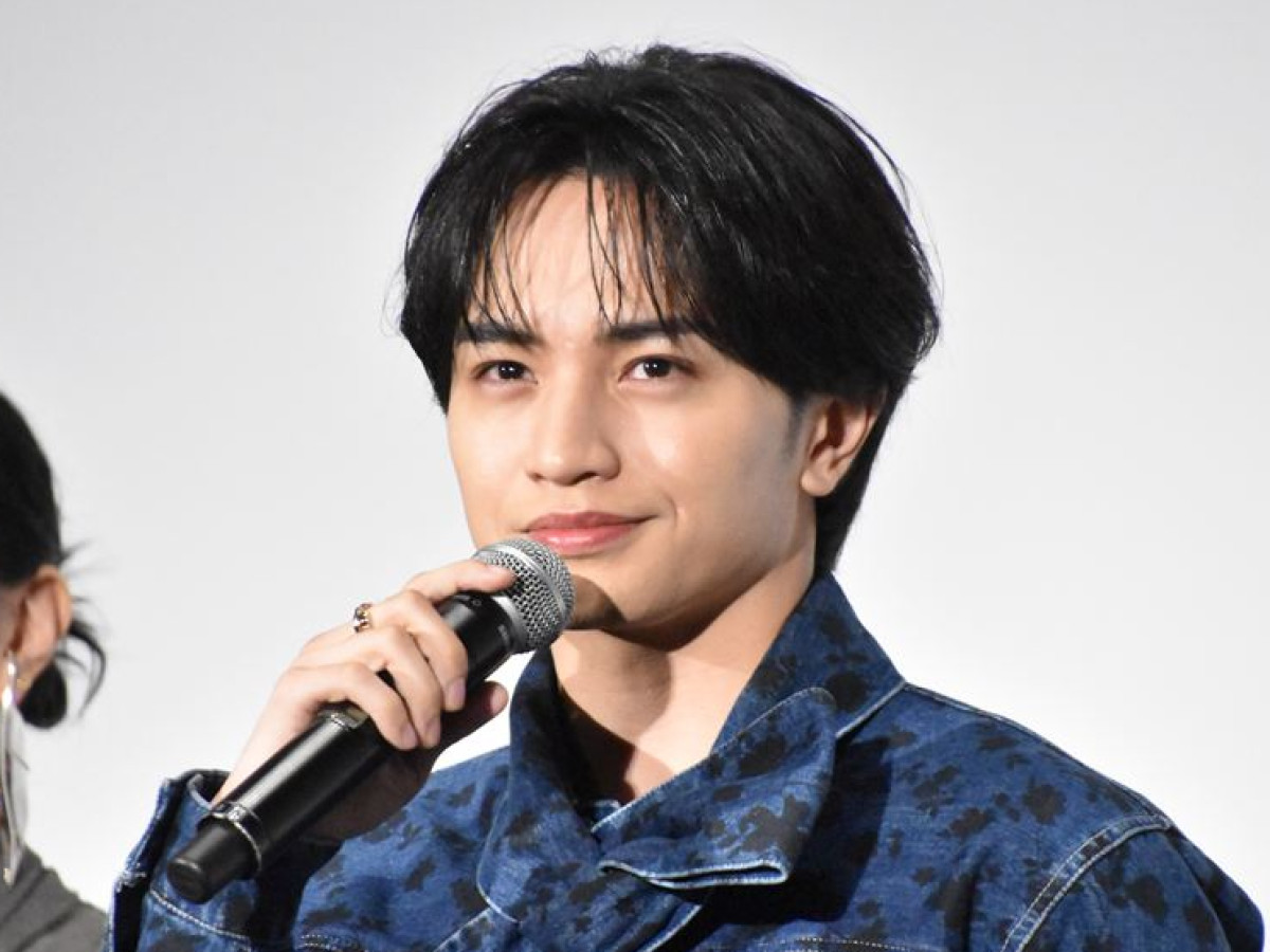 映画『ラブ≠コメディ』完成披露試写会に登壇した中島健人