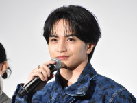 映画『ラブ≠コメディ』完成披露試写会に登壇した中島健人