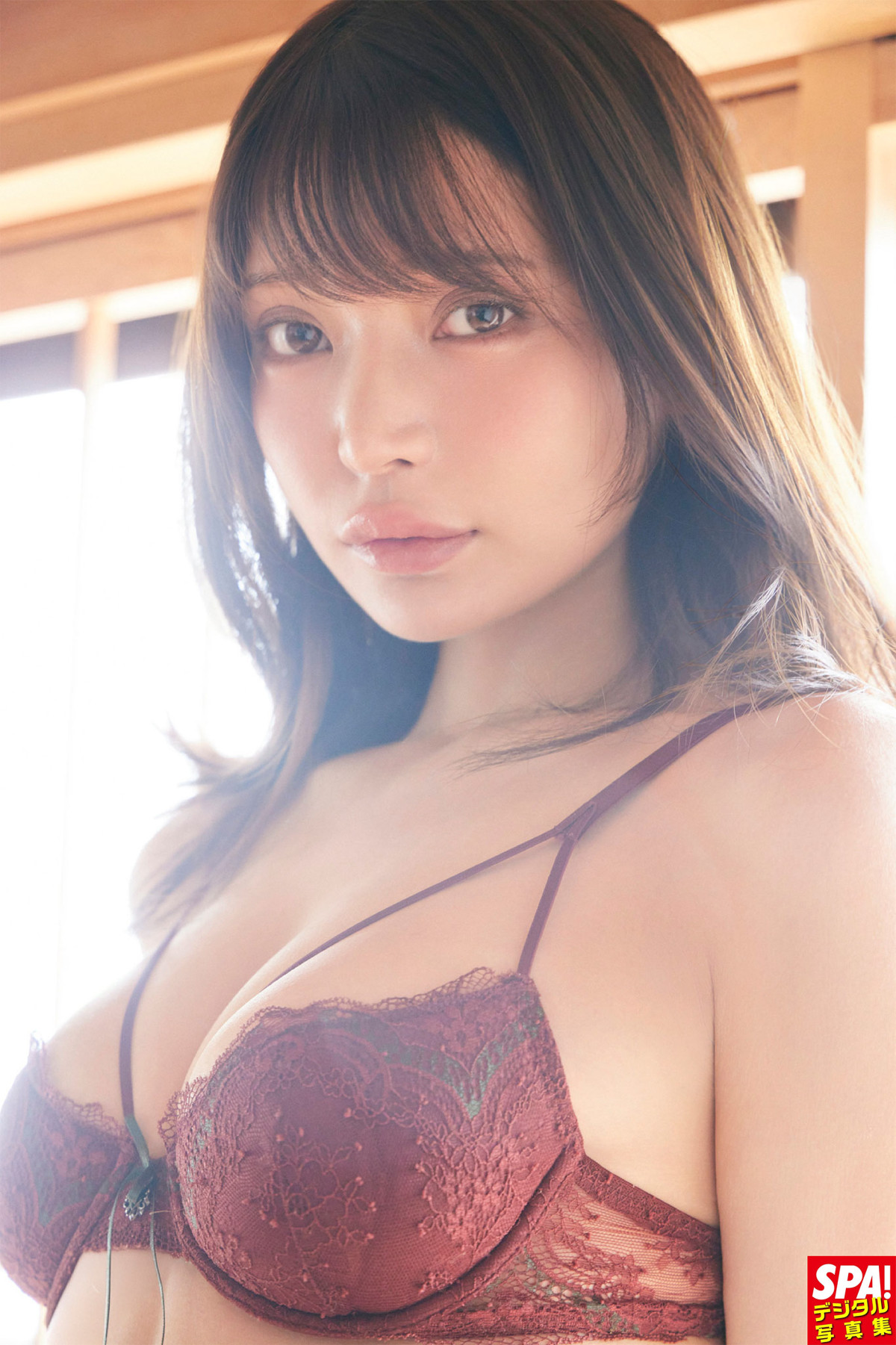 インスタグラビアの女王、布ほぼ1枚で“極上ボディ”見せつける！　デジタル写真集2冊リリース