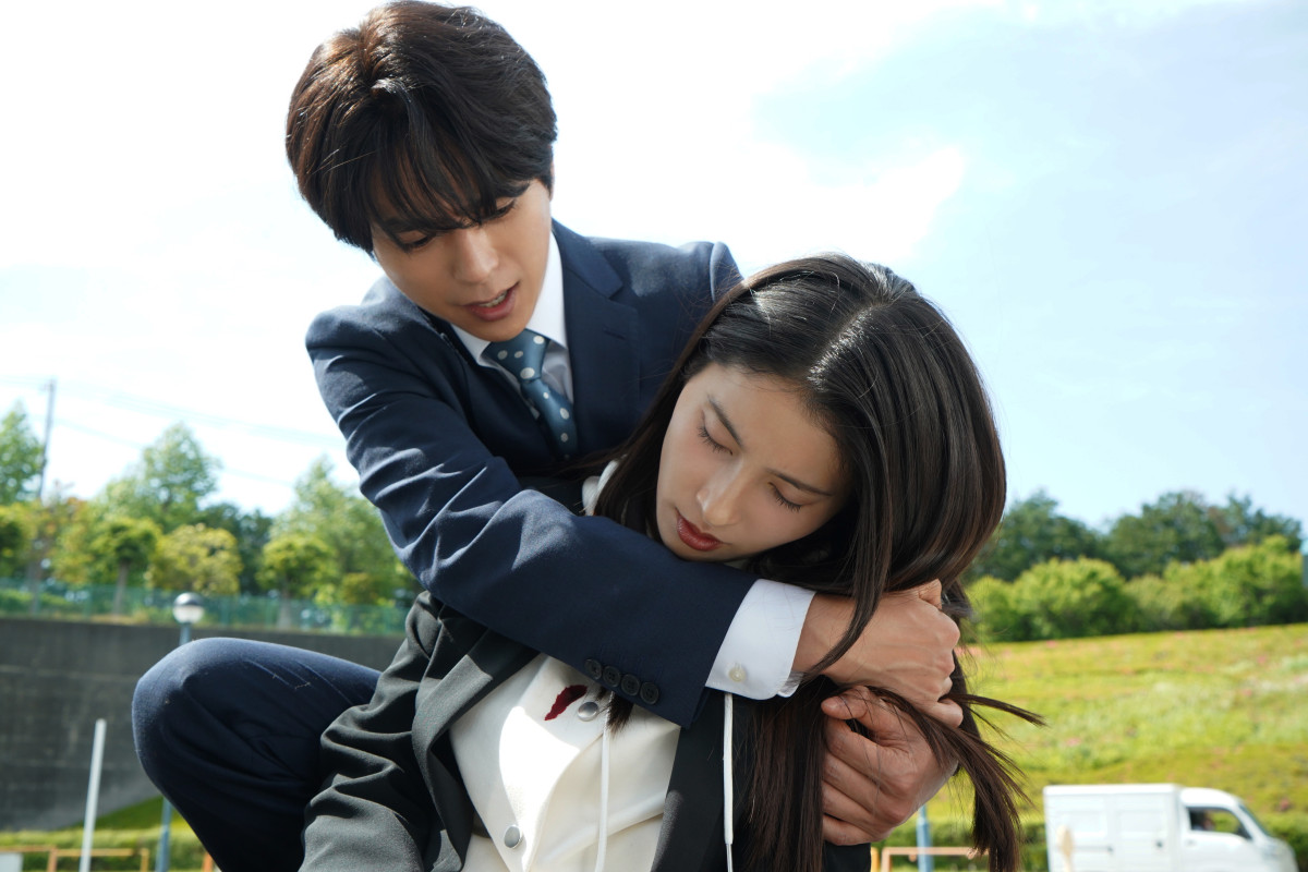 『ボーダレス』土屋太鳳＆佐藤勝利がクランクアップ　「このメンバーに出会えて幸せ」「たくさんの愛と感謝を返せたら」