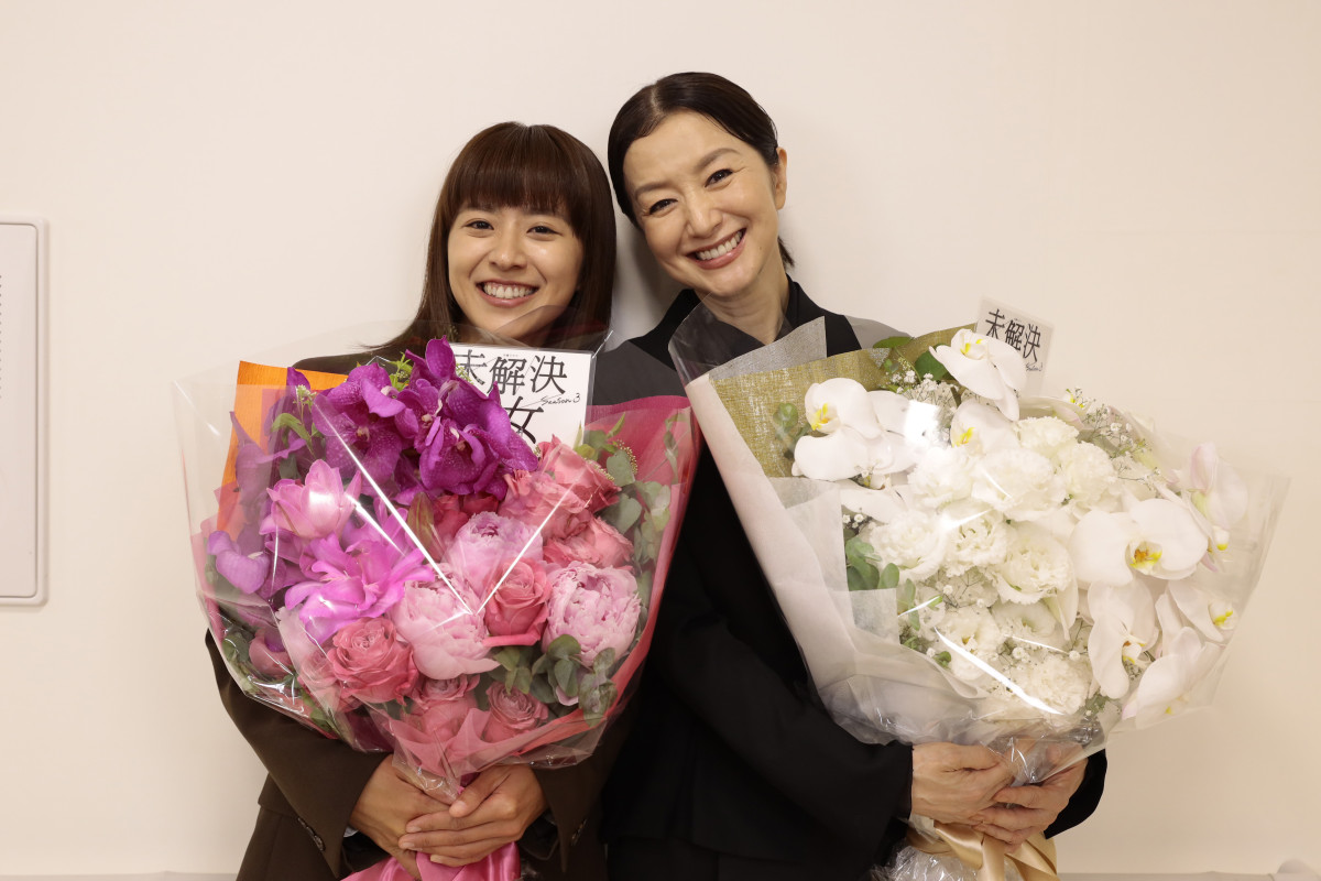 『未解決の女 Season3』鈴木京香、黒島結菜、宮世琉弥、遠藤憲一がクランクアップ「本当に幸せでした！」