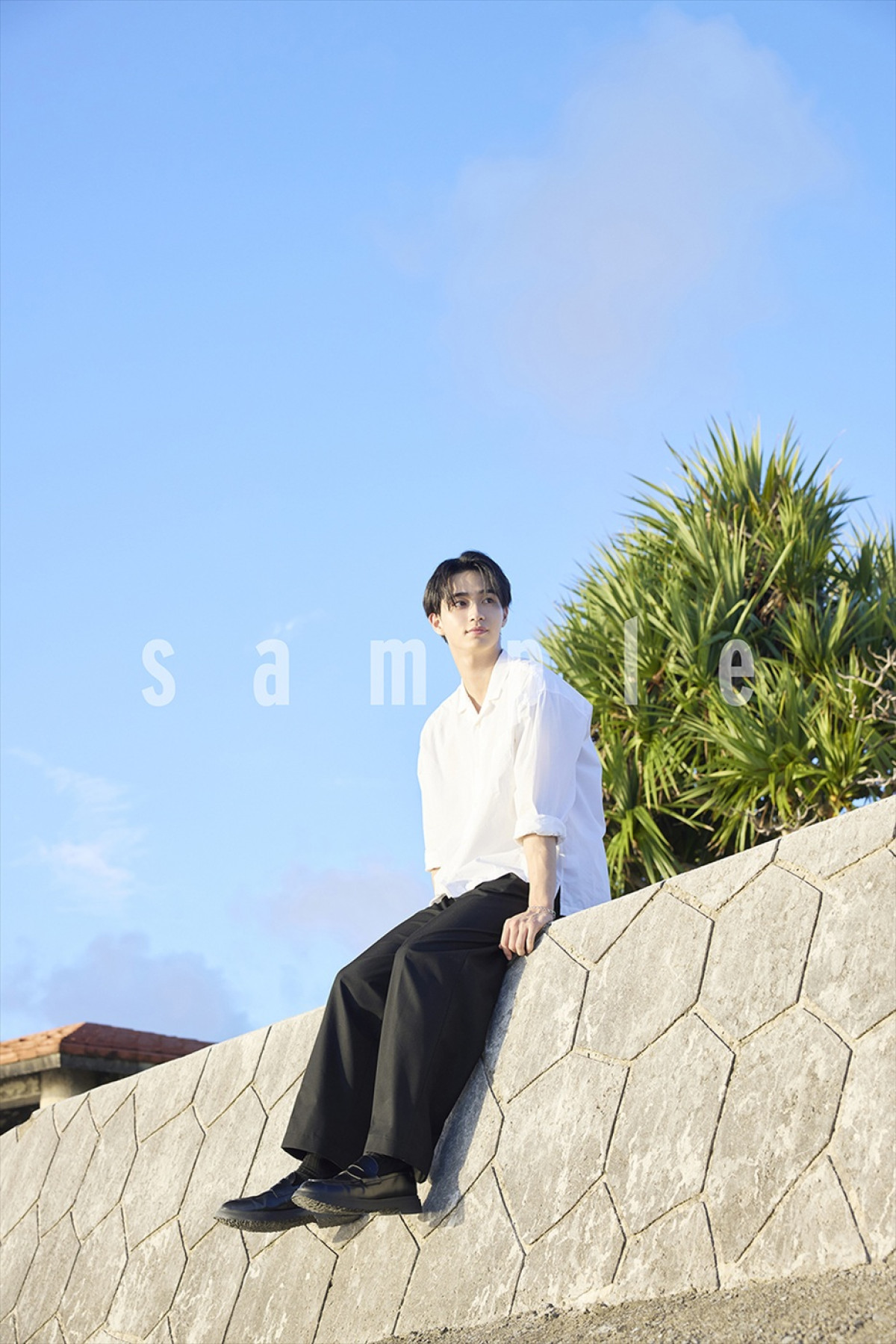 野村康太1stフォトブック『隣の君』本日発売！　鍛え抜かれた肉体美、ナチュラルな寝起きカットなど公開