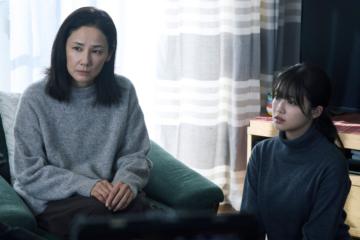 松村北斗×今田美桜『白鳥とコウモリ』登場人物たちの多面的な表情を切り取った新規場面写真解禁
