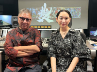 映画『襲名』（左から）三池崇史監督、ナレーションを務める杏